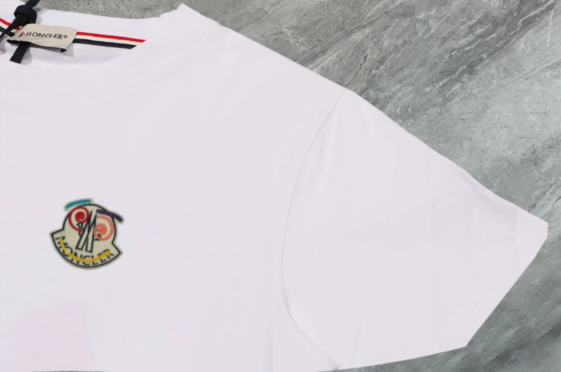 《Moncler~ 》2025New Arrival Quality T , Versatile Quality ！ ‼ 32 250G ‼ ， ， ， ， T 🤪 Sizes：S-M-L-XL-2XL ：Black，White， Same Style